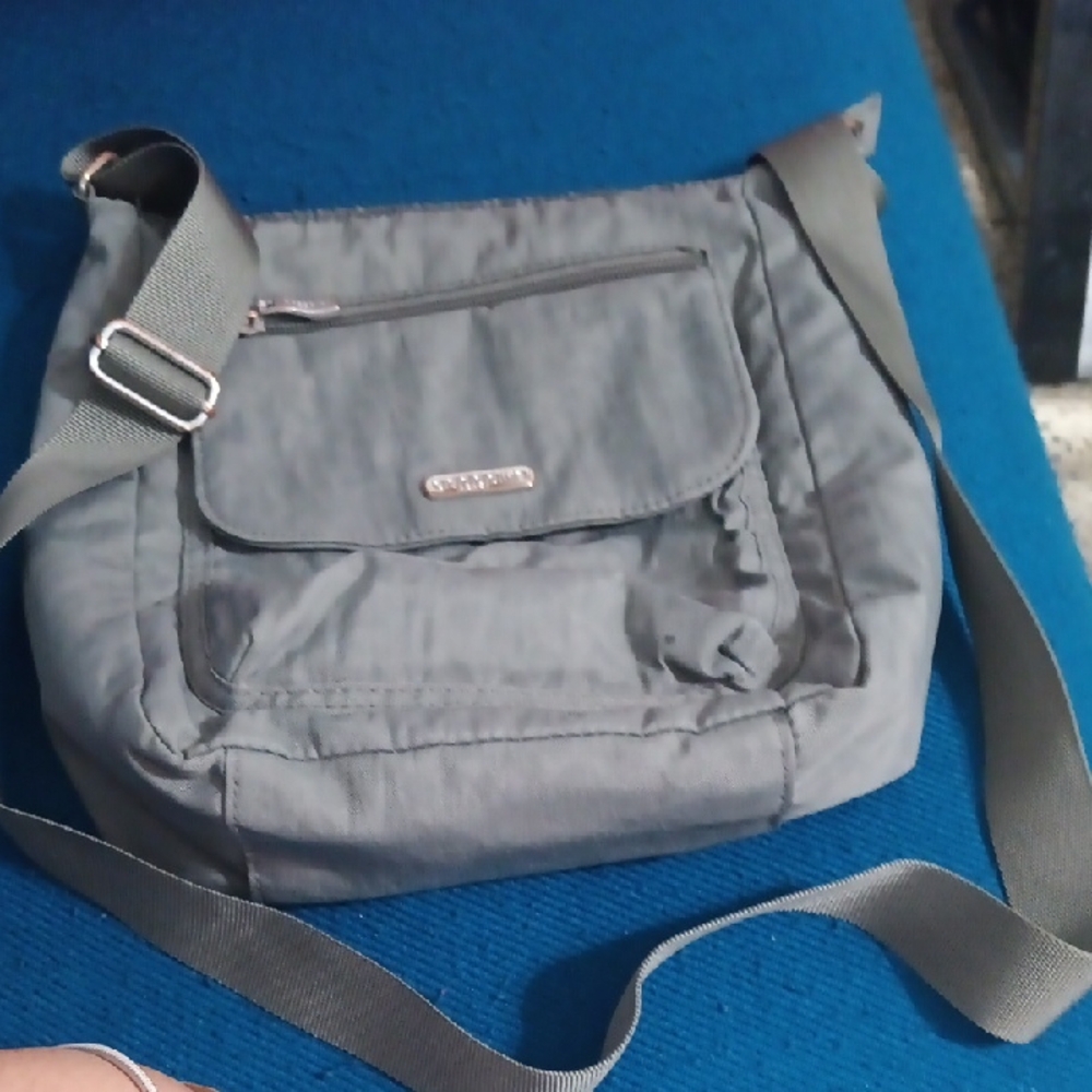 Baggallini Gray Messenger Bag with Modern Design